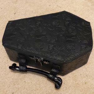 Kreepsville 666 skull coffin purse bag